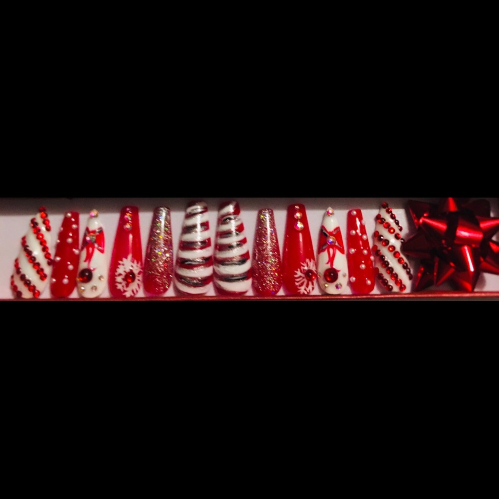 🎄Christmas Vibez Press on Nails